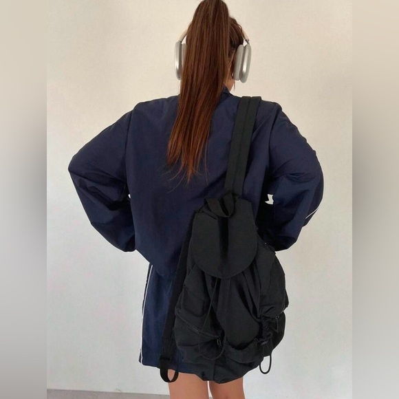 💙 Sporty Minimalist Navy Blue Windbreaker & Skirt Set – Size Large! 💙 - Picture 5 of 5